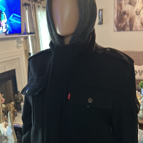 Levis 🤩 - Picture 3 of 6